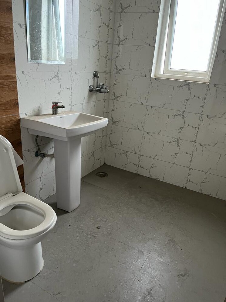 Bathroom, urbtech-hilston 3 Bedroom 1650 Sq.Ft. Apartment In Sector 79 Noida 8670554