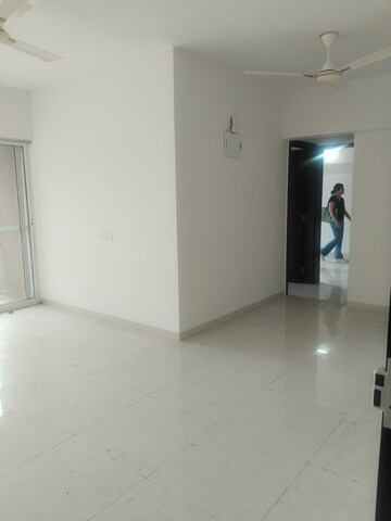 Room in 2 BHK Apartment at Mantra 29 Gold Coast, Tingre Nagar – for Rent