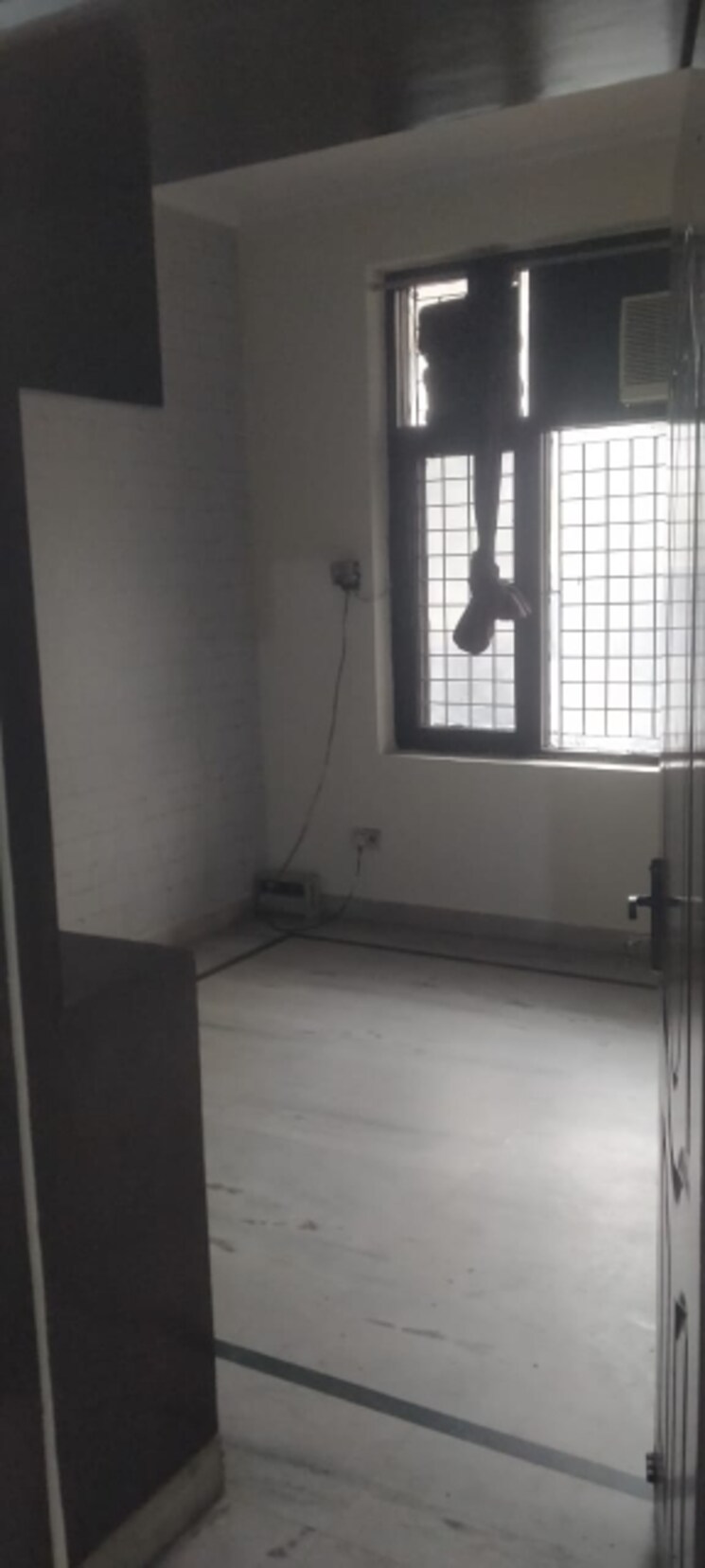 Room, sector 46 3 Bedroom 110 Sq.Yd. Builder Floor In Sector 46 Gurgaon 8670610