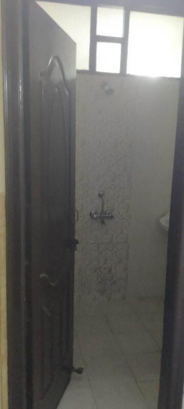 Bathroom in 3 BHK Builder Floor at Sector 46 – for Rent