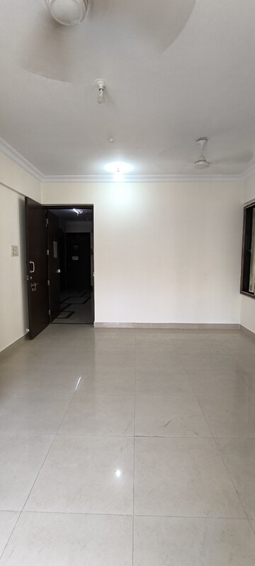Room in 2 BHK Apartment at Lake Florence, Powai – for Rent