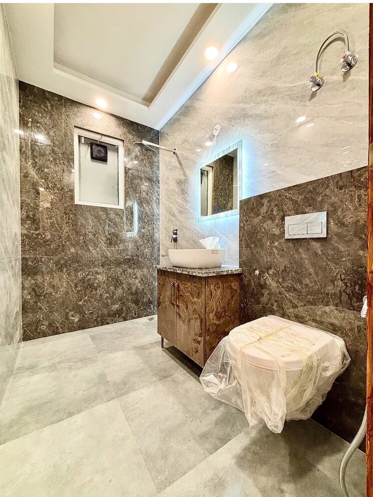 Attached Bathroom, puri-kohinoor 3 Bedroom 1163 Sq.Ft. Builder Floor In Sector 89 Faridabad 8670686