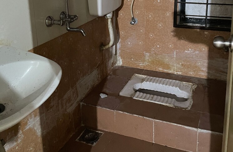 Bathroom, kasarvadavali Pg For Boys In Kasarvadavali 8670696