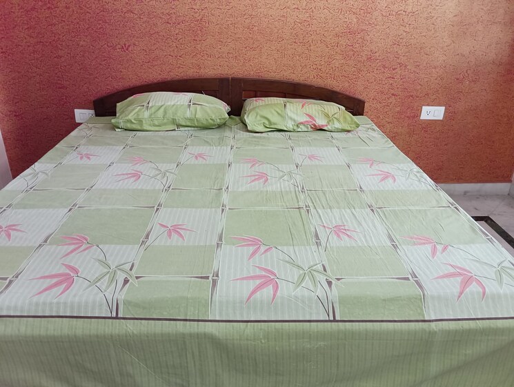 Bedroom, sector 46 3 Bedroom 250 Sq.Yd. Builder Floor In Sector 46 Gurgaon 8670733