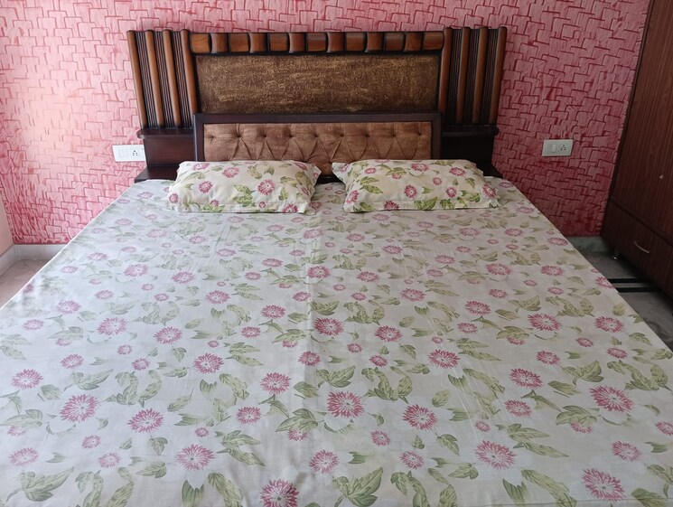 Bedroom, sector 46 3 Bedroom 250 Sq.Yd. Builder Floor In Sector 46 Gurgaon 8670733