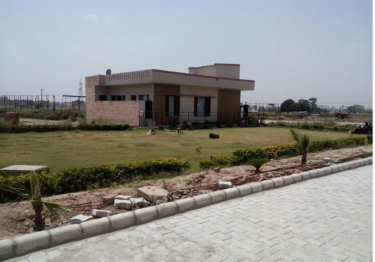 Nearby, sector 123 3 Bedroom 1350 Sq.Ft. Villa In Sector 123 Mohali 8670718