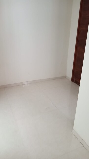 Room in 4 BHK Apartment at Ajmera Zeon, Wadala East – for Rent