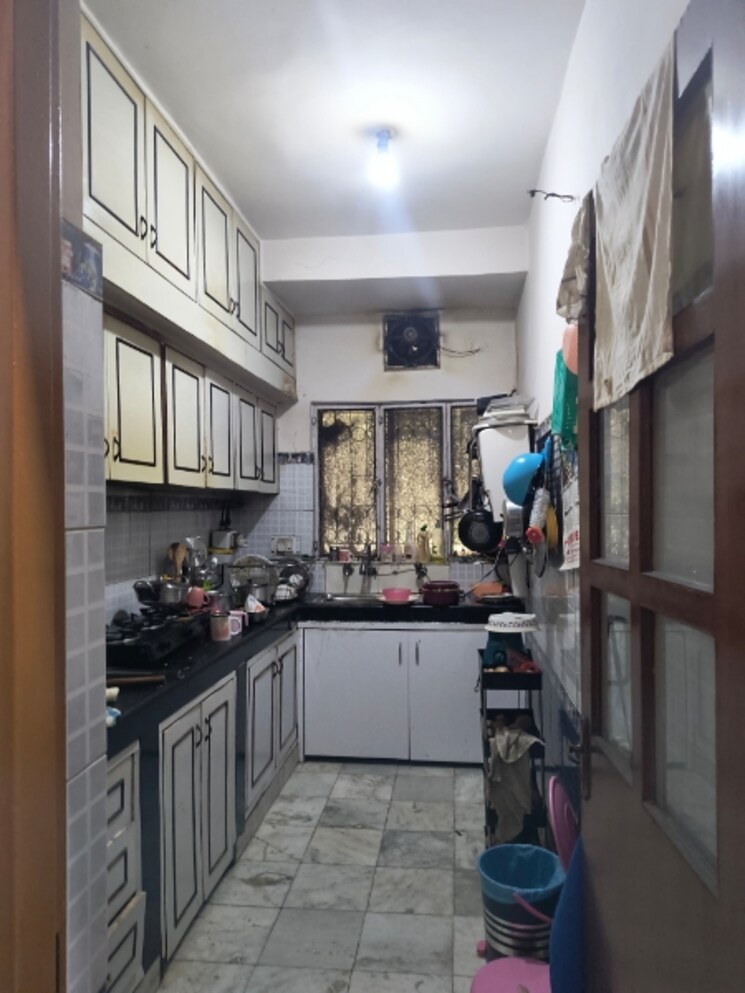 Kitchen, sarita-vihar-pocket-j-rwa 3.5 Bedroom 1550 Sq.Ft. Apartment In Sarita Vihar Delhi 8670876
