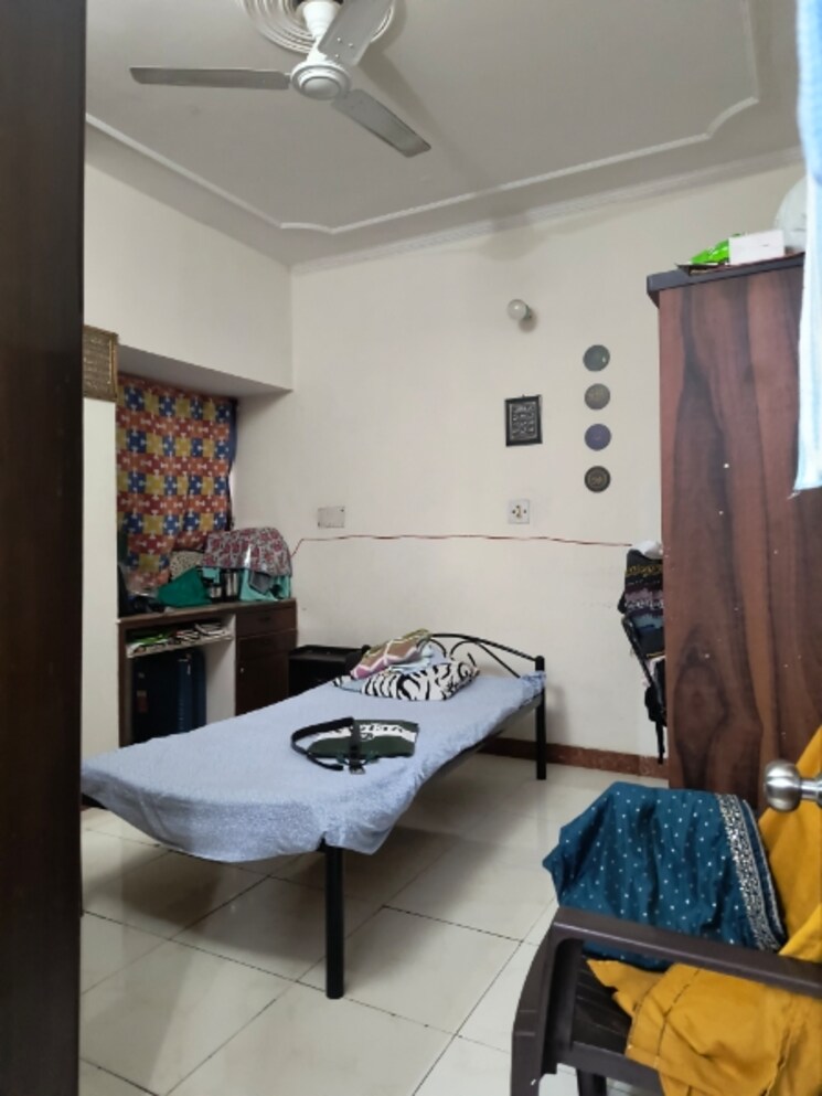 Master Bedroom, sarita-vihar-pocket-j-rwa 3.5 Bedroom 1550 Sq.Ft. Apartment In Sarita Vihar Delhi 8670876