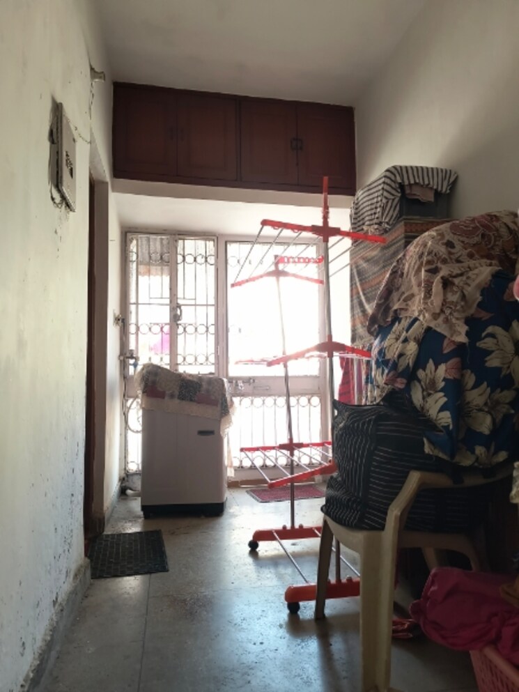 Living Room, sarita-vihar-pocket-j-rwa 3.5 Bedroom 1550 Sq.Ft. Apartment In Sarita Vihar Delhi 8670876