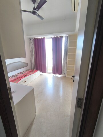 Room in 3 BHK Apartment at Omkar Alta Monte, Malad East – for Rent