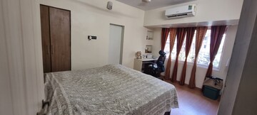 Bedroom in 2 BHK Apartment at Oakland Park, Andheri West – for Rent