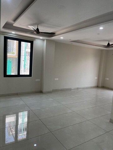 Living Room in 3 BHK Builder Floor at Sector 57 – for Rent