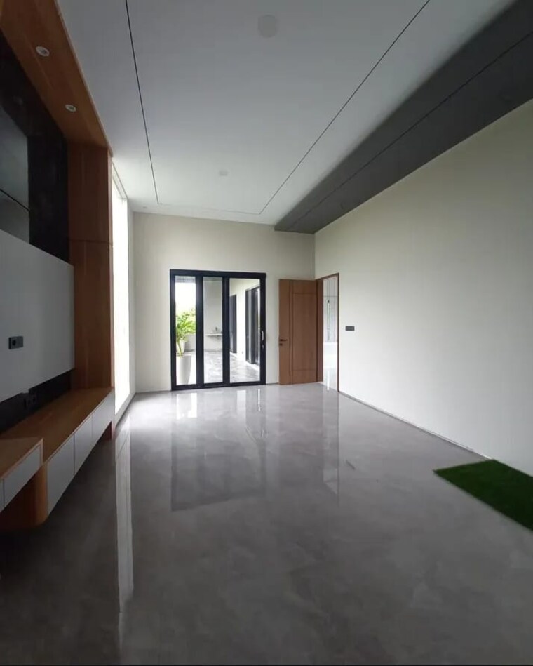 Room, sector 33 3 Bedroom 3150 Sq.Ft. Builder Floor In Sector 33 Faridabad 8670984