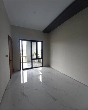 Building Lobby in 3 BHK Builder Floor at Sector 33 – for Sale