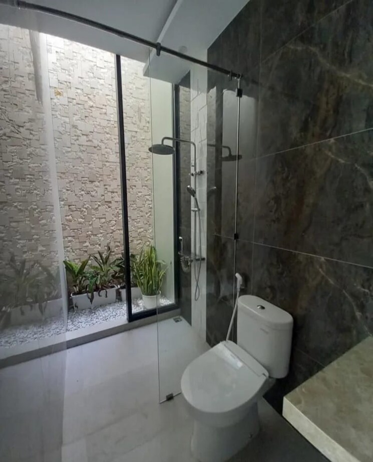 Bathroom, sector 33 3 Bedroom 3150 Sq.Ft. Builder Floor In Sector 33 Faridabad 8670984