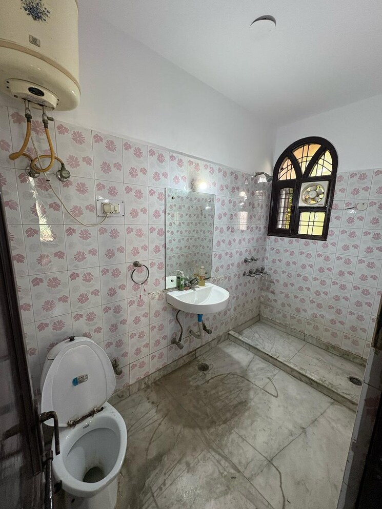 Master Bedroom, sector 40 2 Bedroom 190 Sq.Yd. Builder Floor In Sector 40 Gurgaon 8671067