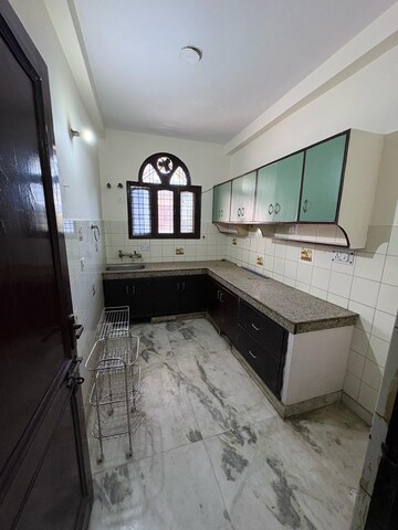 Kitchen in 2 BHK Builder Floor at Sector 40 – for Rent