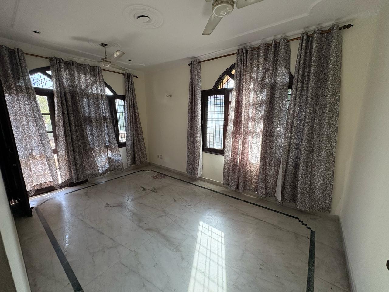 2 BHK Builder Floor For Rent in Sector 40
