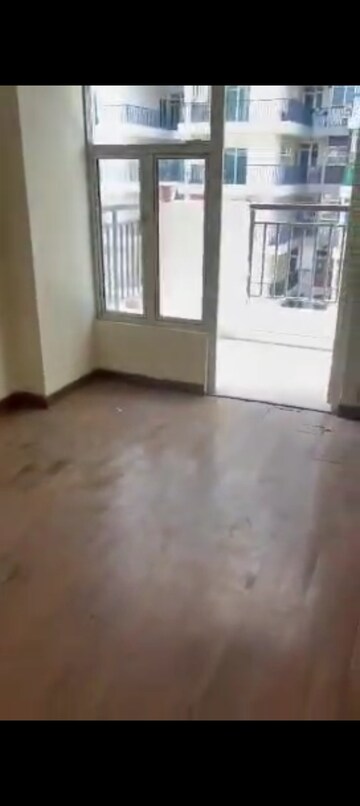 Room in 3 BHK Apartment at SCC Sapphire, Raj Nagar Extension – for Rent