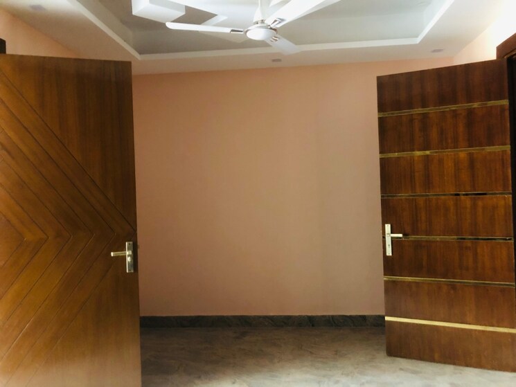 Room, sector 45 2 Bedroom 180 Sq.Yd. Builder Floor In Sector 45 Gurgaon 8671094