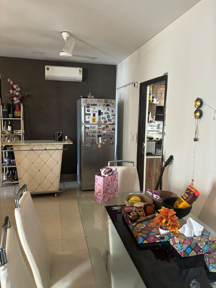 Living Room, tata-gurgaon-gateway 2 Bedroom 1580 Sq.Ft. Apartment In Sector 112 Gurgaon 8671096