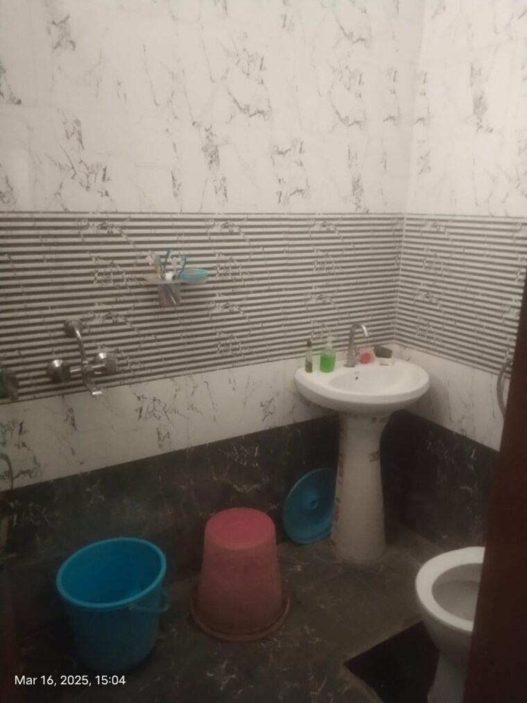 Bathroom, kharar mohali road 2 Bedroom 111 Sq.Yd. Builder Floor In Kharar Mohali Road Kharar 8671105