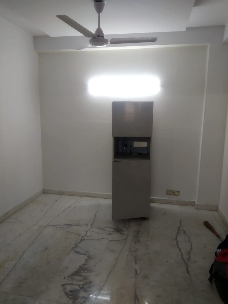 Room, subhash nagar 2 Bedroom 110 Sq.Yd. Builder Floor In Subhash Nagar Delhi 8671140