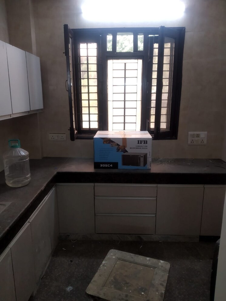 Kitchen, subhash nagar 2 Bedroom 110 Sq.Yd. Builder Floor In Subhash Nagar Delhi 8671140