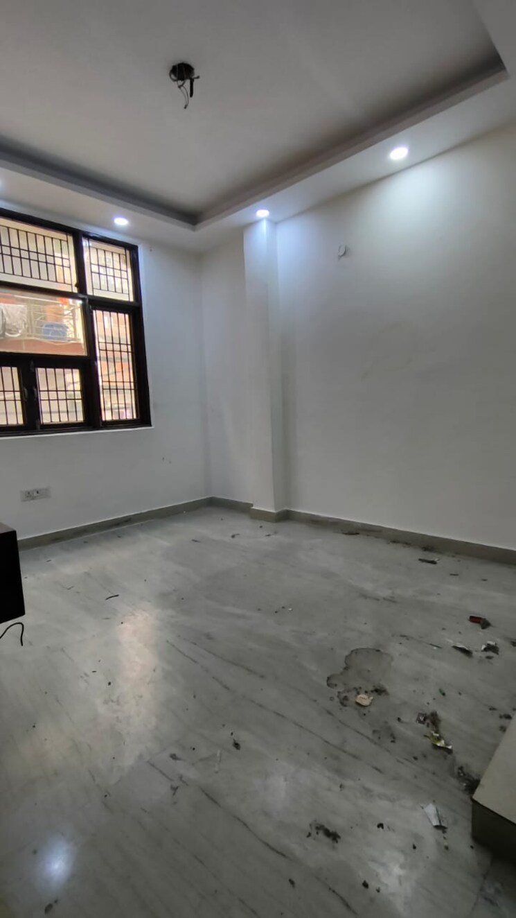 Room, rohini sector 25 3 Bedroom 900 Sq.Ft. Builder Floor In Rohini Sector 25 Delhi 8671152