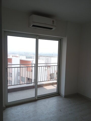 Room in 3 BHK Apartment at ROF Aalayas, Sector 102 – for Rent
