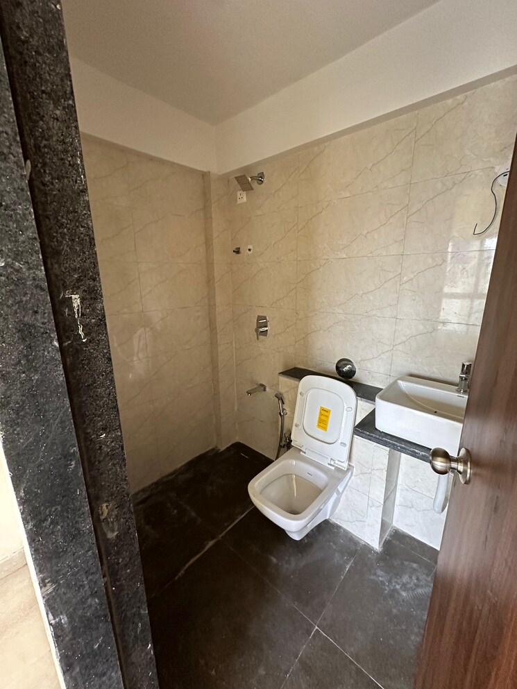 Bathroom, subhash nagar 2 Bedroom 520 Sq.Ft. Apartment In Subhash Nagar Mumbai 8671213