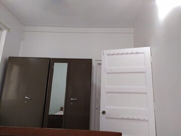 Furnished Amenities in 1 BHK Apartment at Colaba Court, Colaba – for Rent