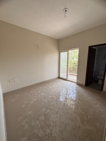 Room in 2 BHK Apartment at Paramount Emotions, Sector 1 Greater Noida – for Sale