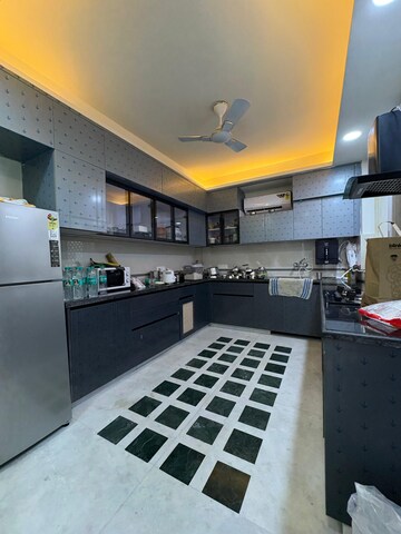 Kitchen in 4 BHK Builder Floor at Sector 46 – for Rent