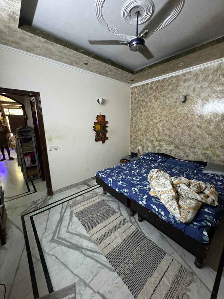 Bedroom, sector 27 6 Bedroom 162 Sq.Yd. Independent House In Sector 27 Gurgaon 8671347