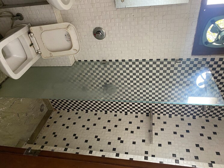 Bathroom, subhash nagar 2 Bedroom 110 Sq.Yd. Builder Floor In Subhash Nagar Delhi 8671359