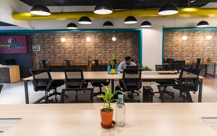 Gym, vijay nagar Commercial Office Space 4250 Sq.Ft. In Vijay Nagar Indore 8671345