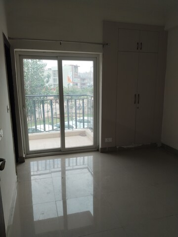 Room in 3 BHK Apartment at Amrapali Terrace Homes, Tech Zone 4 Greater Noida – for Rent