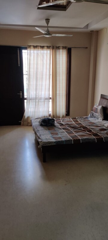 3 BHK Builder Floor For Rent in Rajouri Garden
