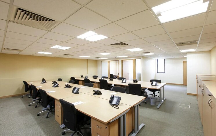 Team Area, vijay nagar Commercial Office Space 3800 Sq.Ft. In Vijay Nagar Indore 8671391