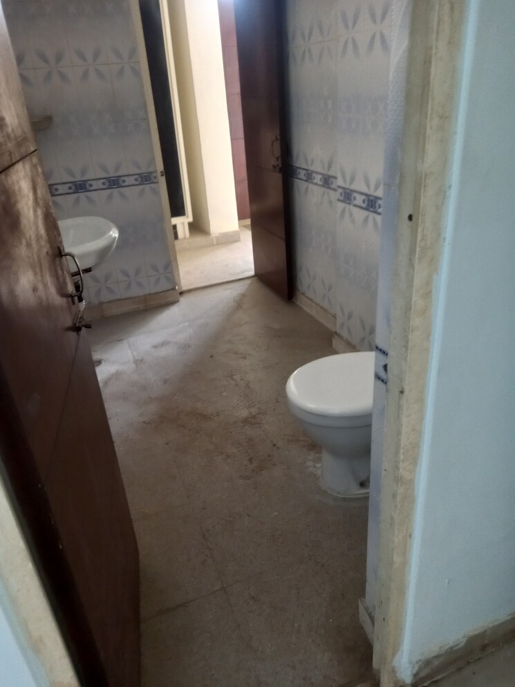 Bathroom, huda-cghs 3 Bedroom 1550 Sq.Ft. Apartment In Sector 56 Gurgaon 8671473