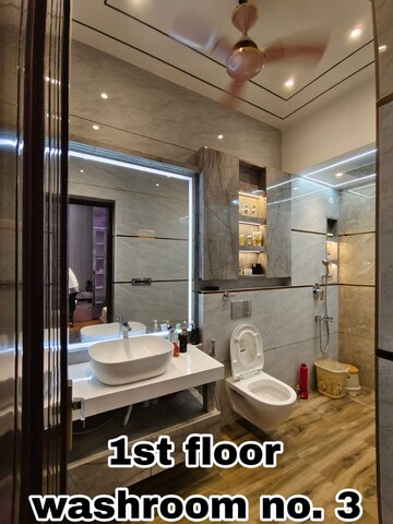 Attached Bathroom in 6 BHK Villa at Bahara Boj – for Sale
