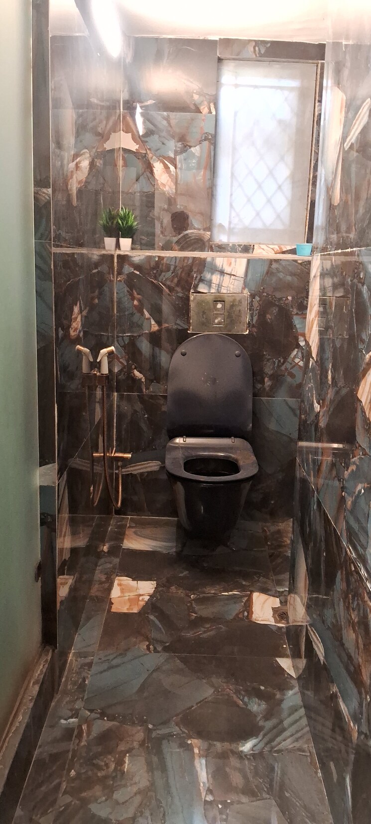 Bathroom, sarita vihar 3 Bedroom 1800 Sq.Ft. Apartment In Sarita Vihar Delhi 8671521