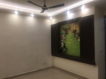 Room in 3 BHK Builder Floor at Rajouri Garden – for Rent