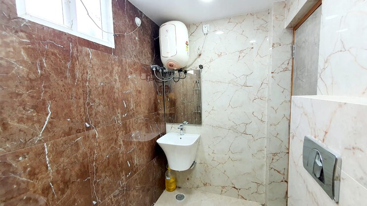 Bathroom, l-and-k-shakti-palace 3 Bedroom 2000 Sq.Ft. Apartment In Gomti Nagar Lucknow 8671516