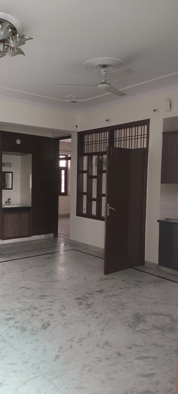 2 BHK Builder Floor For Rent in Sector 16