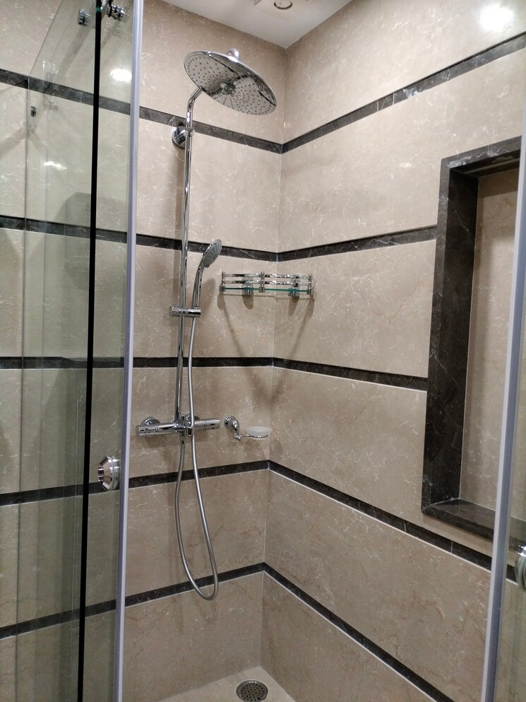 Bathroom, rwa-hauz-khas-block-c-5 4 Bedroom 4500 Sq.Ft. Apartment In Hauz Khas Delhi 8671500