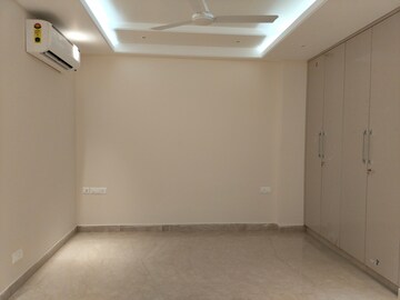 Room in 4 BHK Apartment at RWA Hauz Khas Block C 5, Hauz Khas – for Rent