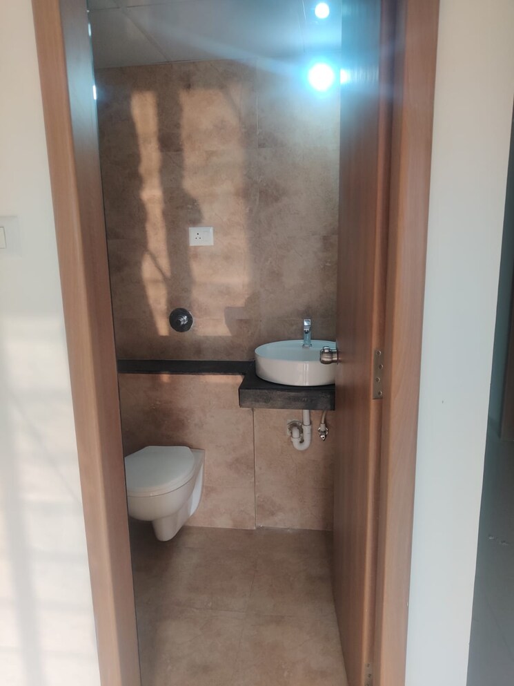 Bathroom, kohinoor-zen-estate 3 Bedroom 1068 Sq.Ft. Apartment In Kharadi Pune 8671533